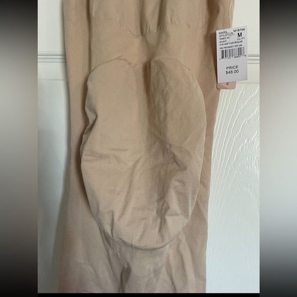 Maternity smoothing seamless undergarment NWT Medium A pea in the pod - Picture 2 of 5